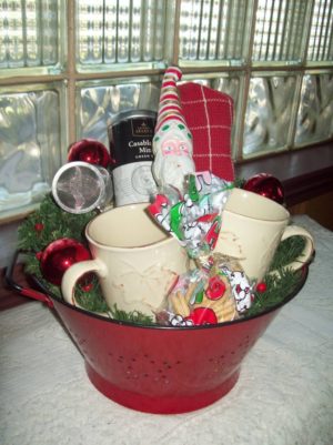 Christmas-Tea-Basket